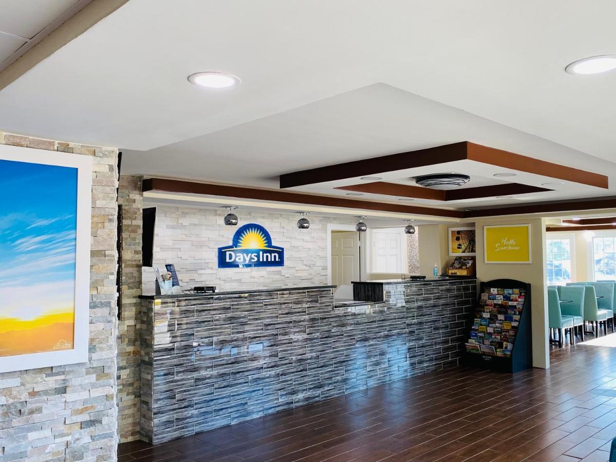 Days Inn By Wyndham Sharonville Eksteriør billede