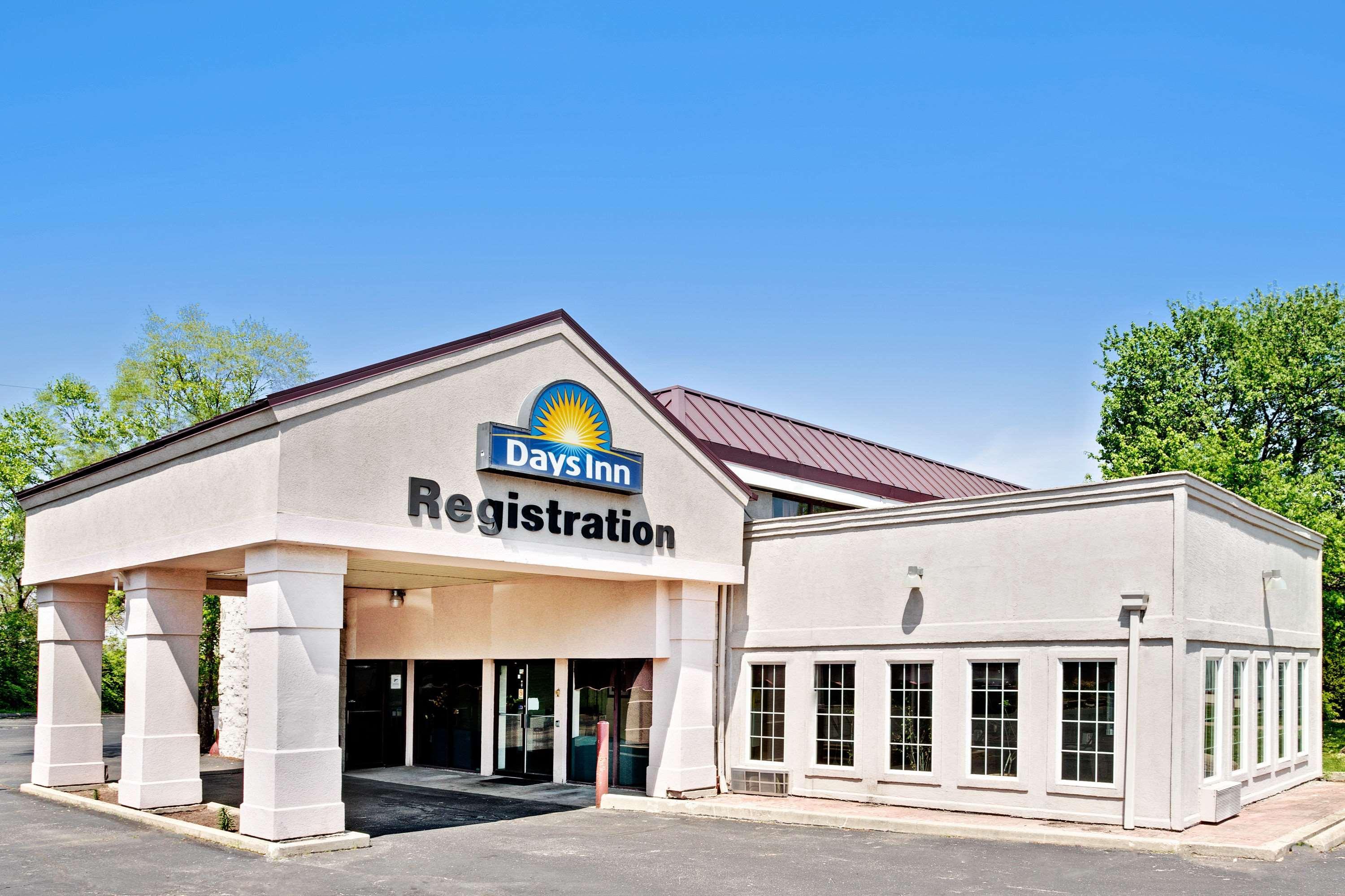 Days Inn By Wyndham Sharonville Eksteriør billede