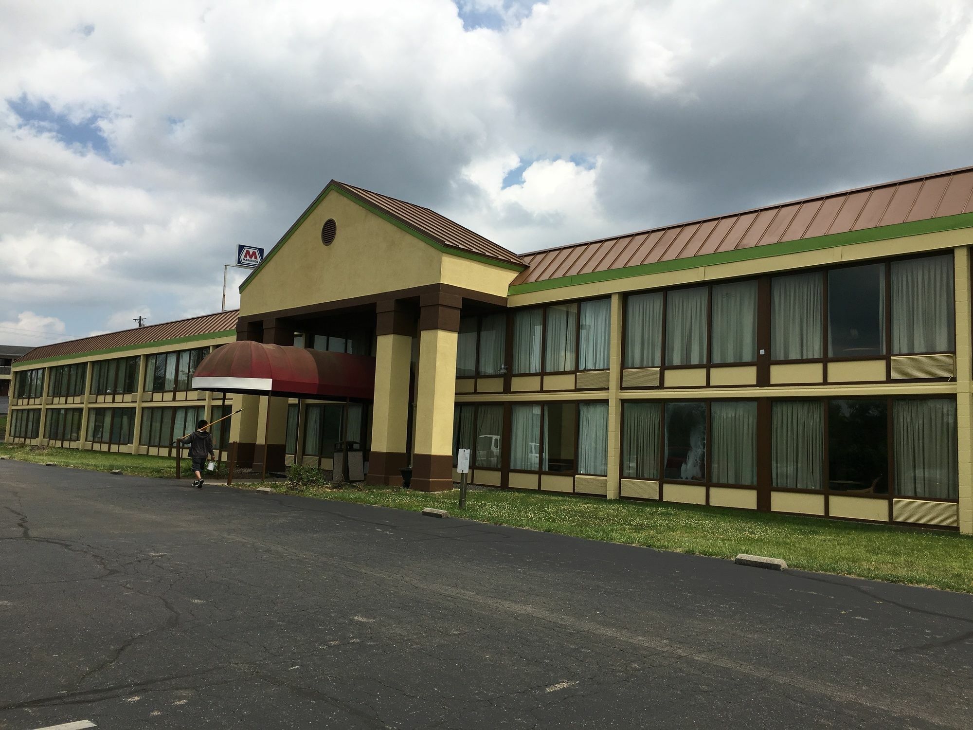 Days Inn By Wyndham Sharonville Eksteriør billede