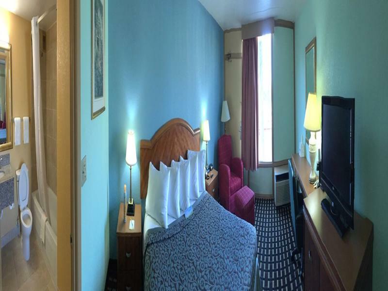 Days Inn By Wyndham Sharonville Eksteriør billede
